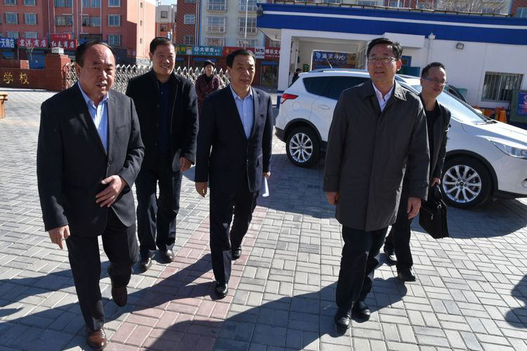 吴忠市委常委,组织部长金万宏调研吴忠市第三中学党建