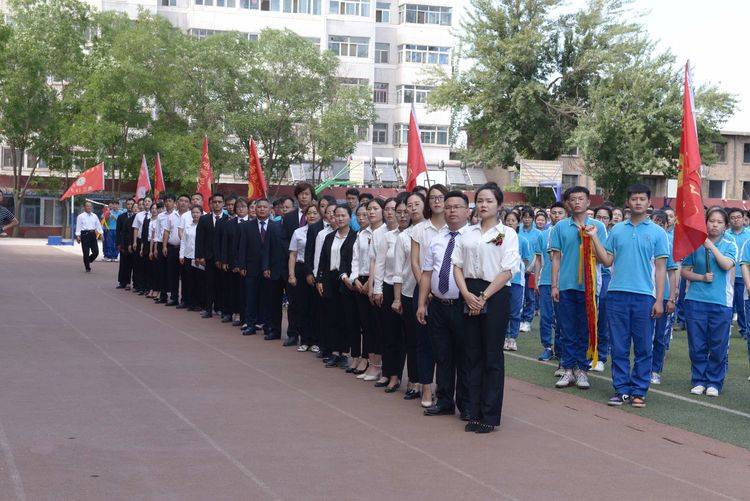 青春不毕业梦想不散场宁夏岳麓高级中学2019届毕业典礼