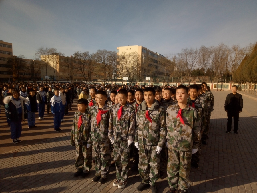 青铜峡市第五中学 学守则,学规范,践行 社会主义核心价值观国旗下活动