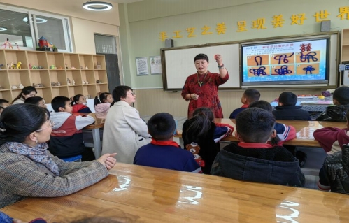 简篇-非遗体验课程“巧手编织”走进西夏区华西希望小学