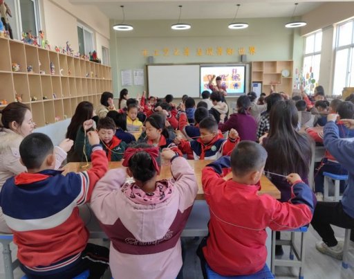 简篇-非遗体验课程“巧手编织”走进西夏区华西希望小学