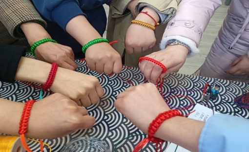 简篇-非遗体验课程“巧手编织”走进西夏区华西希望小学