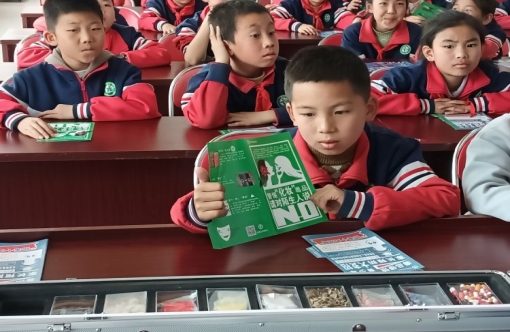 简篇-禁毒知识进校园，守护青春不“毒”行——西夏区华西希望小学禁毒专题讲座进校园