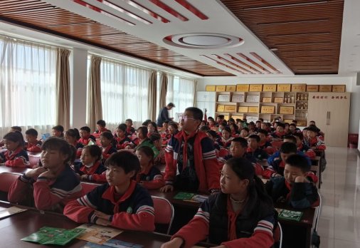 简篇-禁毒知识进校园，守护青春不“毒”行——西夏区华西希望小学禁毒专题讲座进校园