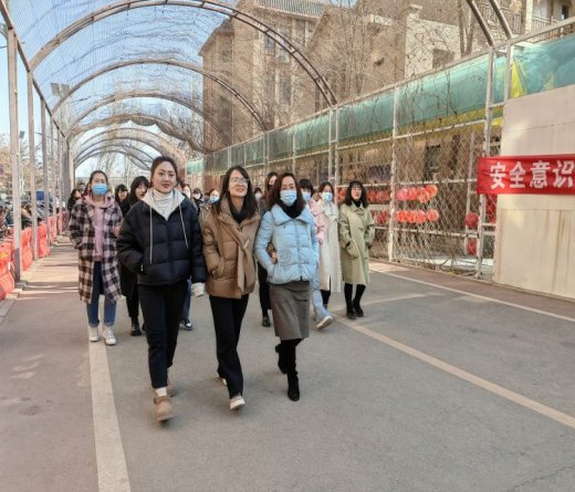 简篇-西夏区华西希望小学开展“春暖半边天，爱在漫葡镇”三八妇女节主题活动