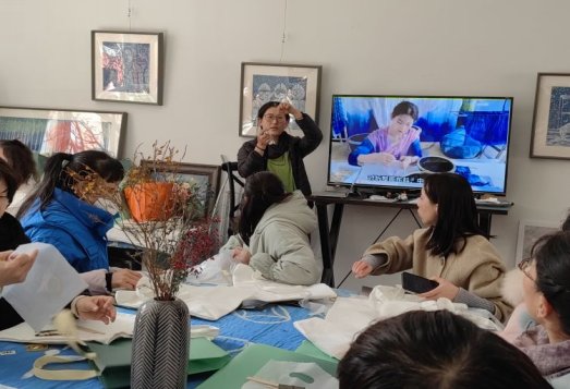 简篇-西夏区华西希望小学开展“春暖半边天，爱在漫葡镇”三八妇女节主题活动