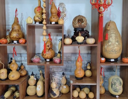 简篇-西夏区华西希望小学开展“春暖半边天，爱在漫葡镇”三八妇女节主题活动