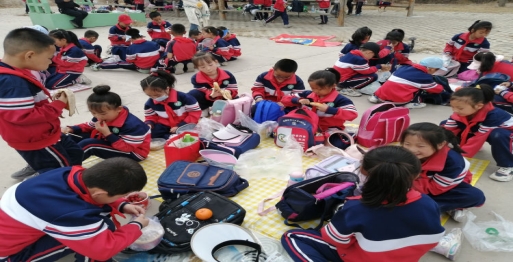 简篇-“踏春寻英迹，承志铸未来”——华西希望小学清明远足暨野餐活动