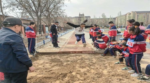 简篇-西夏区华西希望小学举办第二十五届田径运动会