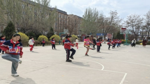简篇-西夏区华西希望小学举办第二十五届田径运动会