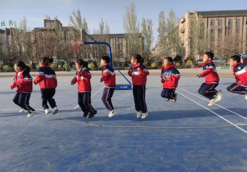 简篇-西夏区华西希望小学举办第二十五届田径运动会