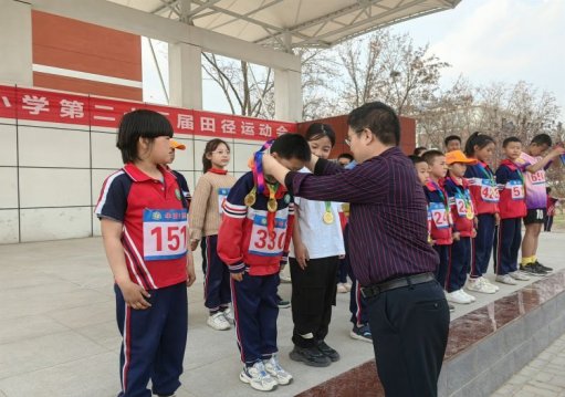 简篇-西夏区华西希望小学举办第二十五届田径运动会