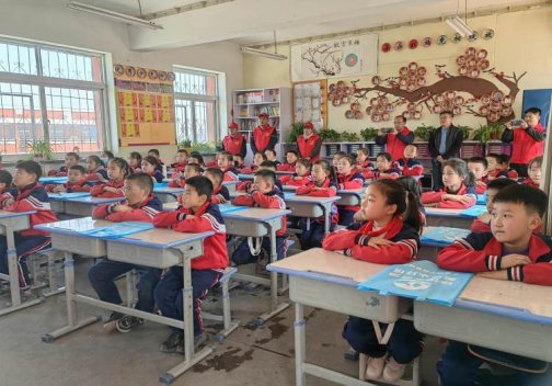 简篇-“世界水日，中国水周”节宣传进校园活动走进华西希望小学