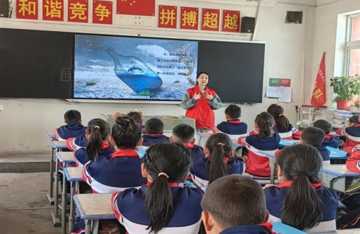 简篇-“世界水日，中国水周”节宣传进校园活动走进华西希望小学