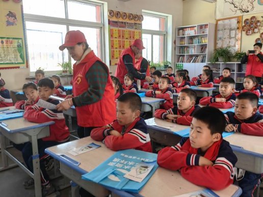 简篇-“世界水日，中国水周”节宣传进校园活动走进华西希望小学