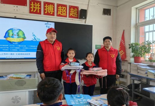 简篇-“世界水日，中国水周”节宣传进校园活动走进华西希望小学