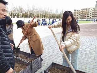 J:/我的文件/六小教学/党建资料/3.12党员活动/照片/310ef82640467a5ba235d27c1923738.jpg310ef82640467a5ba235d27c1923738