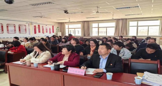 J:/我的文件/六小教学/党建资料/3.19参观警示教育基地/照片/2152d3a0a02f68789583779d4797778.jpg2152d3a0a02f68789583779d4797778