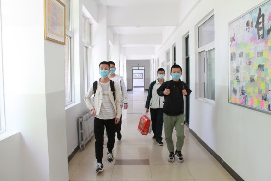 C:UserszhangmiaoDesktop高一复学IMG_6884.JPG