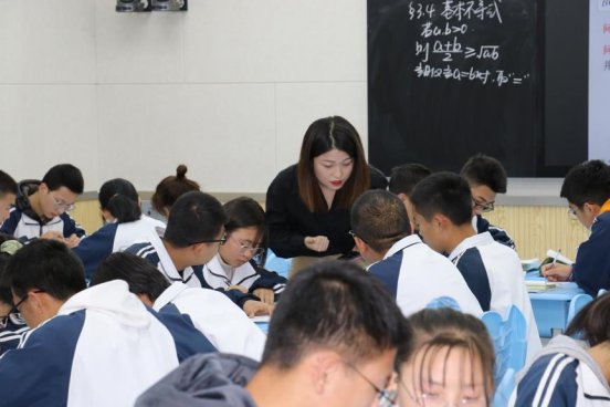 C:UserszhangmiaoDesktop照片讲课IMG_1306.JPG