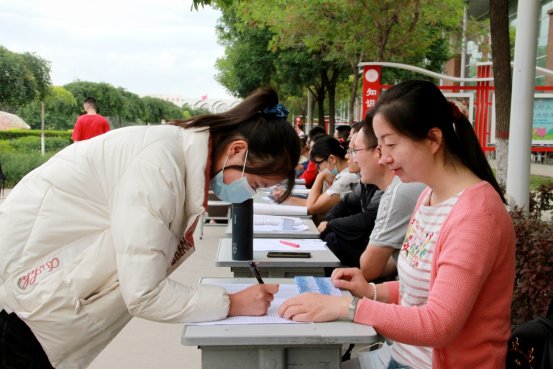 D:照片库2020年照片2020-2021学年新学期开学高二开学报到学益2.JPG