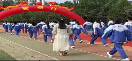 C:/Users/小舒崽崽/Desktop/6.26毕业典礼/微信图片_20250626160147.jpg微信图片_20250626160147