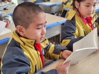 简篇-“阅”享童年，“讲”出智慧——   记金凤二小爱享课程阅讲展示活动