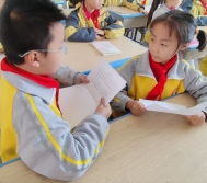 简篇-“阅”享童年，“讲”出智慧——   记金凤二小爱享课程阅讲展示活动