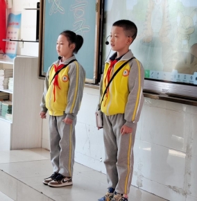 简篇-“阅”享童年，“讲”出智慧——   记金凤二小爱享课程阅讲展示活动