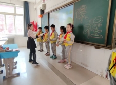 简篇-“阅”享童年，“讲”出智慧——   记金凤二小爱享课程阅讲展示活动