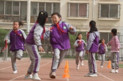 C:UsersHelloDesktop运动会闭幕接力7.jpg接力7