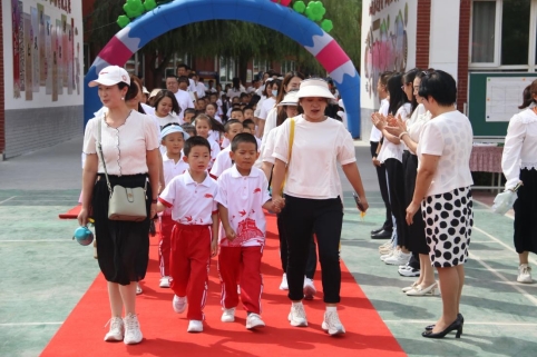 C:UsersHelloDesktop2023开学典礼简报1.jpg1