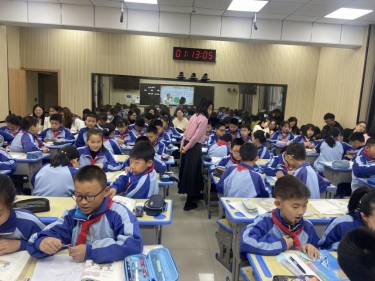 98f77dac353b26da4522b9918754977