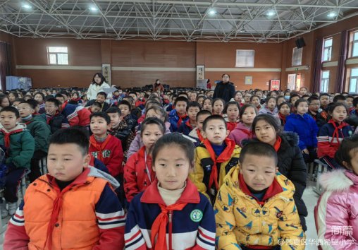 简篇-“关爱青春，呵护成长”——关爱女童专题讲座走进华西希望小学