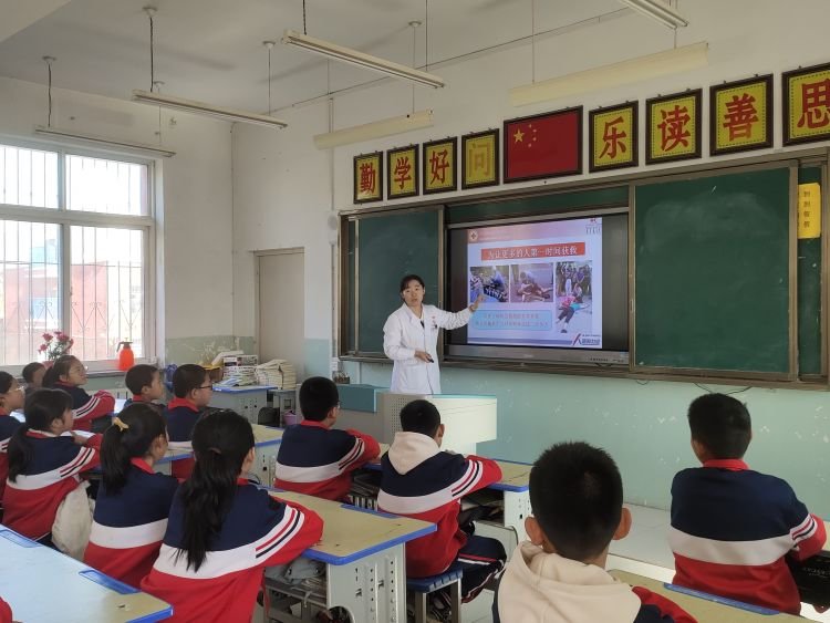 简篇-银川市“千人万场”应急救护培训活动走进华西希望小学