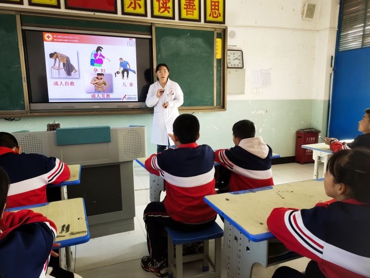简篇-银川市“千人万场”应急救护培训活动走进华西希望小学