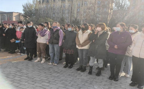 简篇-家校合作，共话成长——华西希望小学召开家长会