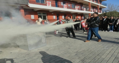 简篇-家校合作，共话成长——华西希望小学召开家长会