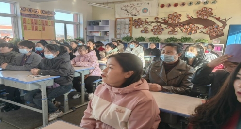 简篇-家校合作，共话成长——华西希望小学召开家长会