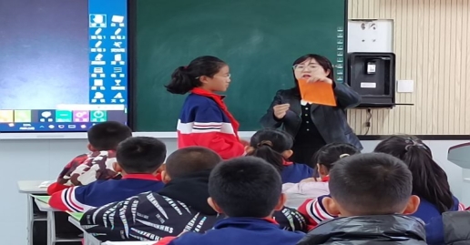 简篇-“教”以共进,“研”以致远——华西希望小学分组开展专题教研和课例研讨活动