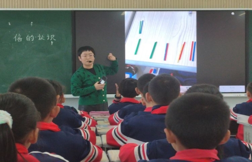 简篇-“教”以共进,“研”以致远——华西希望小学分组开展专题教研和课例研讨活动