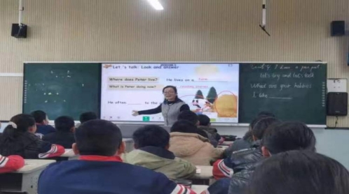 简篇-“教”以共进,“研”以致远——华西希望小学分组开展专题教研和课例研讨活动