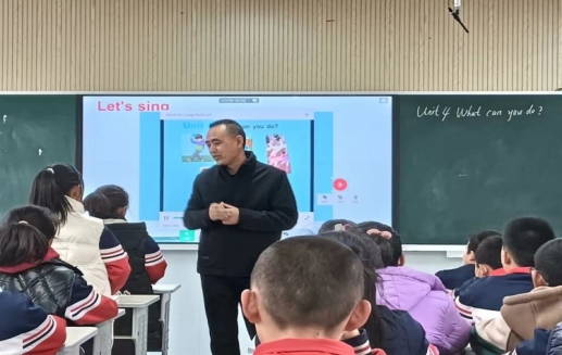 简篇-“教”以共进,“研”以致远——华西希望小学分组开展专题教研和课例研讨活动