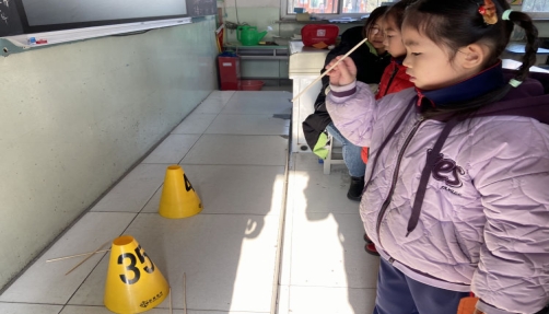 简篇-“喜迎新年，趣味游园”——华西希望小学举办元旦游园会