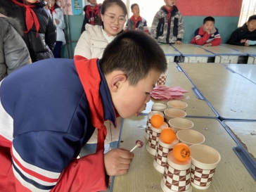 简篇-“喜迎新年，趣味游园”——华西希望小学举办元旦游园会