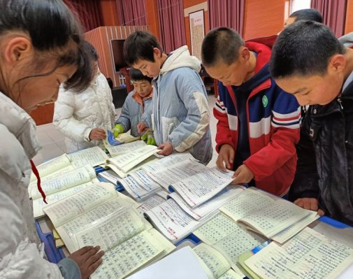 简篇-“写好中国字 做好中国人”——记华西希望小学优秀作业展示活动