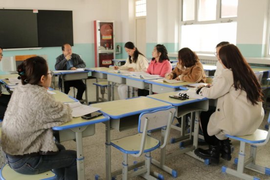 H:/2025年/01 教学/0313 市教育局教研室视导十中/评课/化学评课 (7).JPG化学评课 (7)