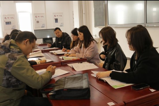 H:/2025年/01 教学/0313 市教育局教研室视导十中/评课/历史 (5).JPG历史 (5)