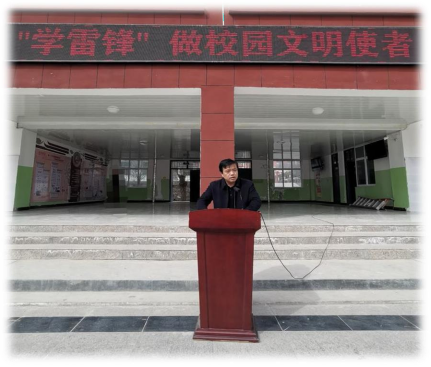 海原三中学习雷锋日主题教育活动