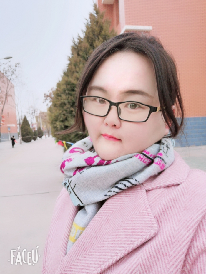 张海怡,女,汉族,1994年 月出生,毕业于宁夏师范学院